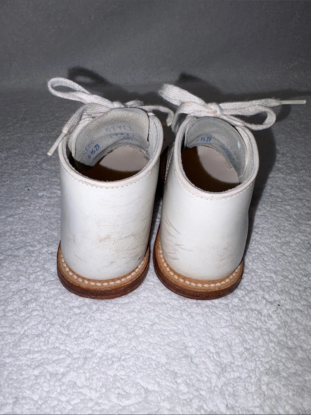 Sears Winnie the Pooh White Baby Walker Lace-Up Booties vintage 5.5 unisex